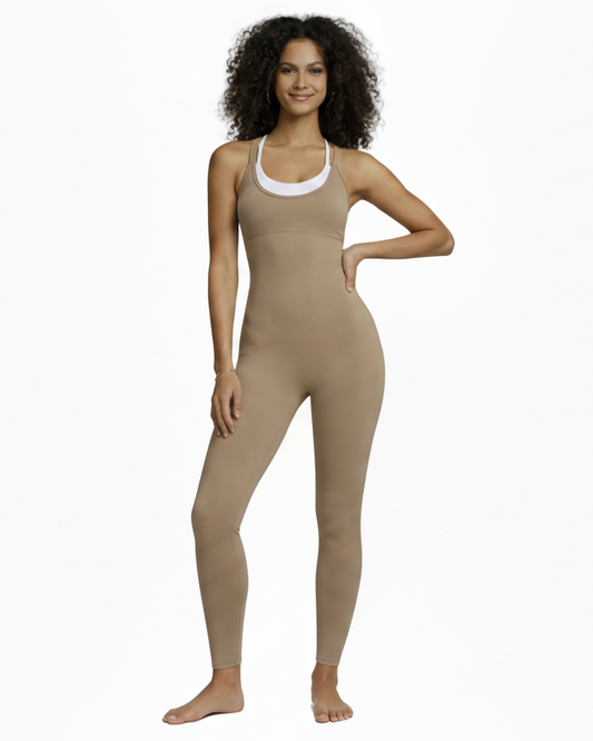 אוברול ספורט מחטב עם טופ פנימי משולב