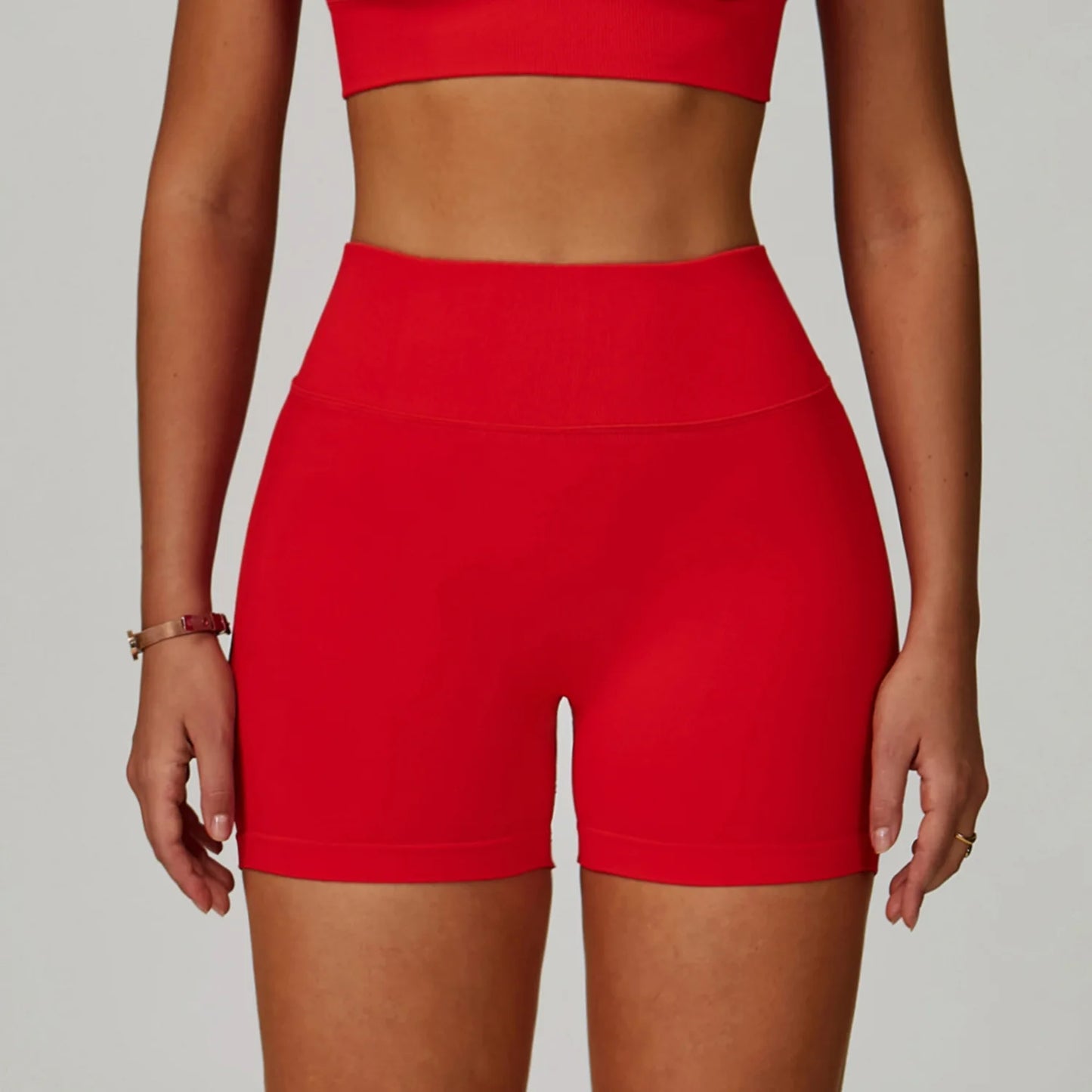 מכנס קצר ספורט Scrunch עם מותן גבוהה