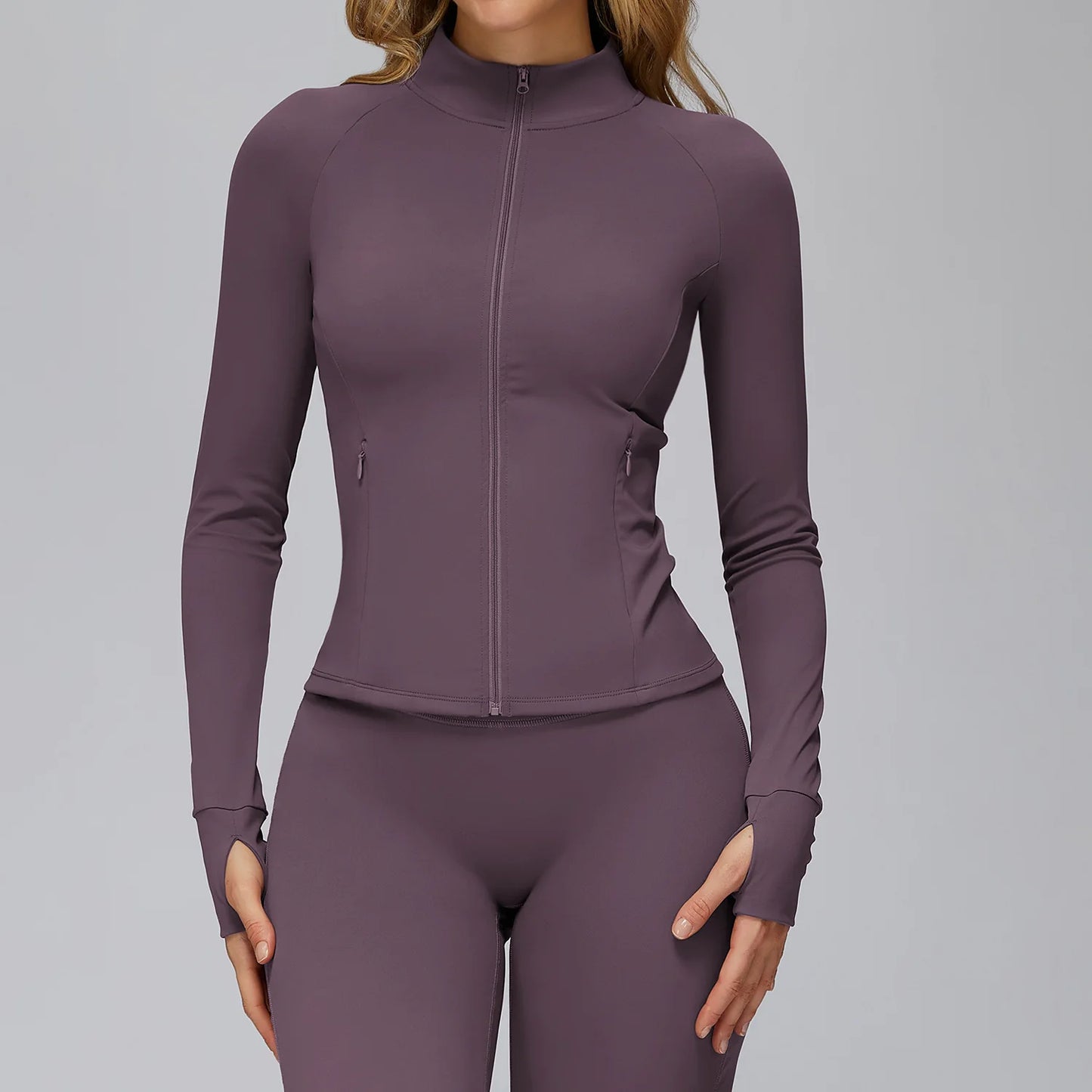 ז’קט ספורט נשים עם רוכסן ושרוול ארוך