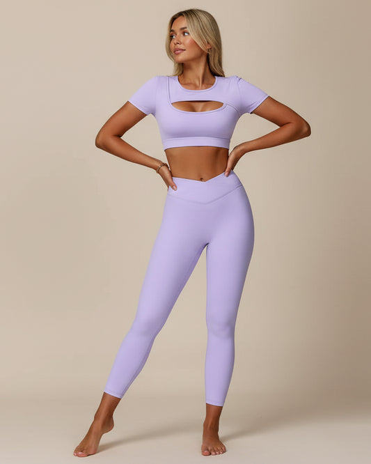 טופ עם חלון + טייץ ארוך וי גבוה